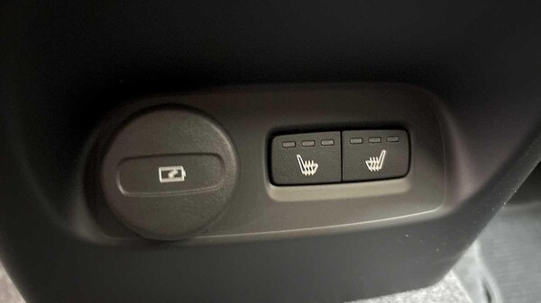 Used Volvo XC40 2024 for sale - 75634488: Photo 17