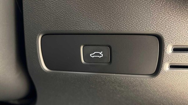 Used Volvo XC40 2024 for sale - 75634488: Photo 30