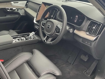 Used Volvo XC90 2025 for sale - 76108675: Photo