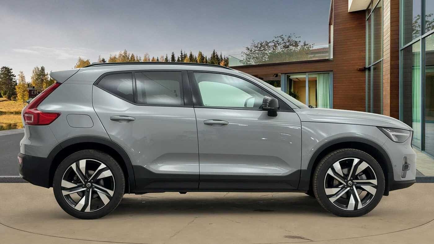 Used Volvo XC40 2024 for sale - 76472630: Photo 2