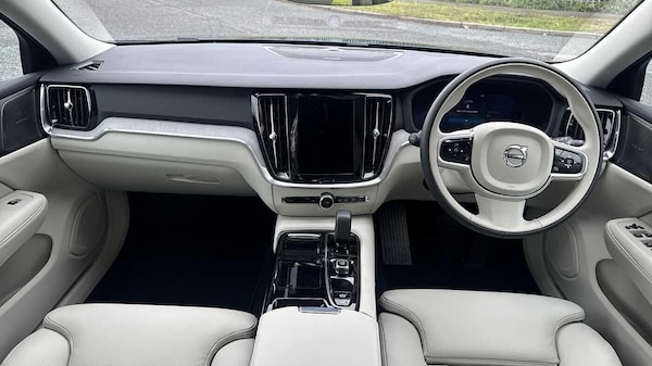 Used Volvo V60 2025 for sale - 76174968: Photo 6