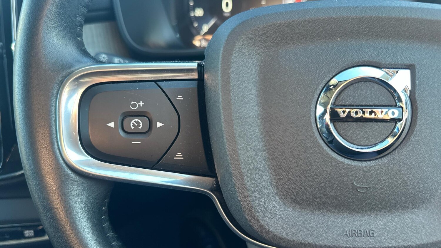 Used Volvo XC40 for sale - 77753639: Photo 21