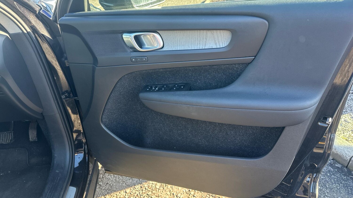 Used Volvo XC40 for sale - 77753639: Photo 29