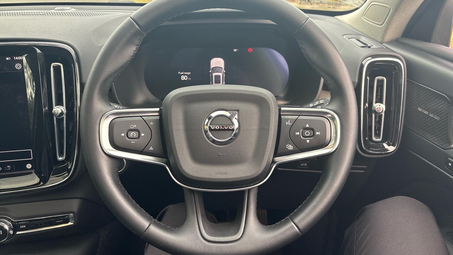 Used Volvo XC40 2024 for sale - 76388206: Photo 10