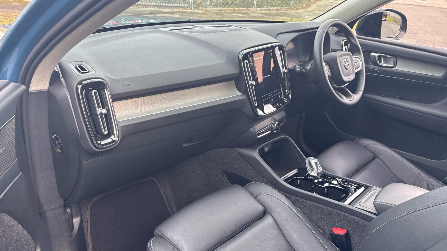 Used Volvo XC40 2024 for sale - 76388206: Photo 15