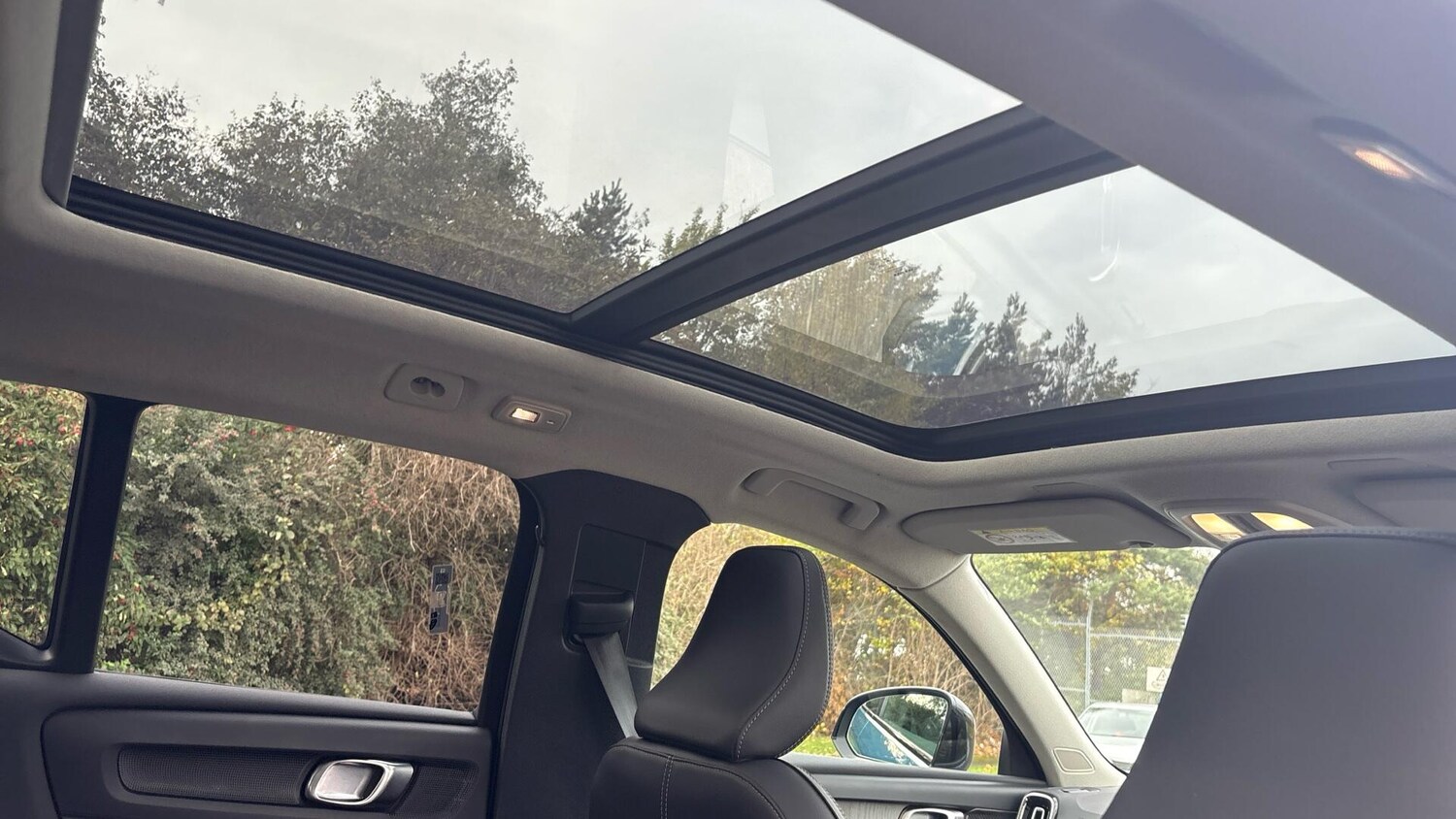 Used Volvo XC40 2024 for sale - 76388206: Photo 23