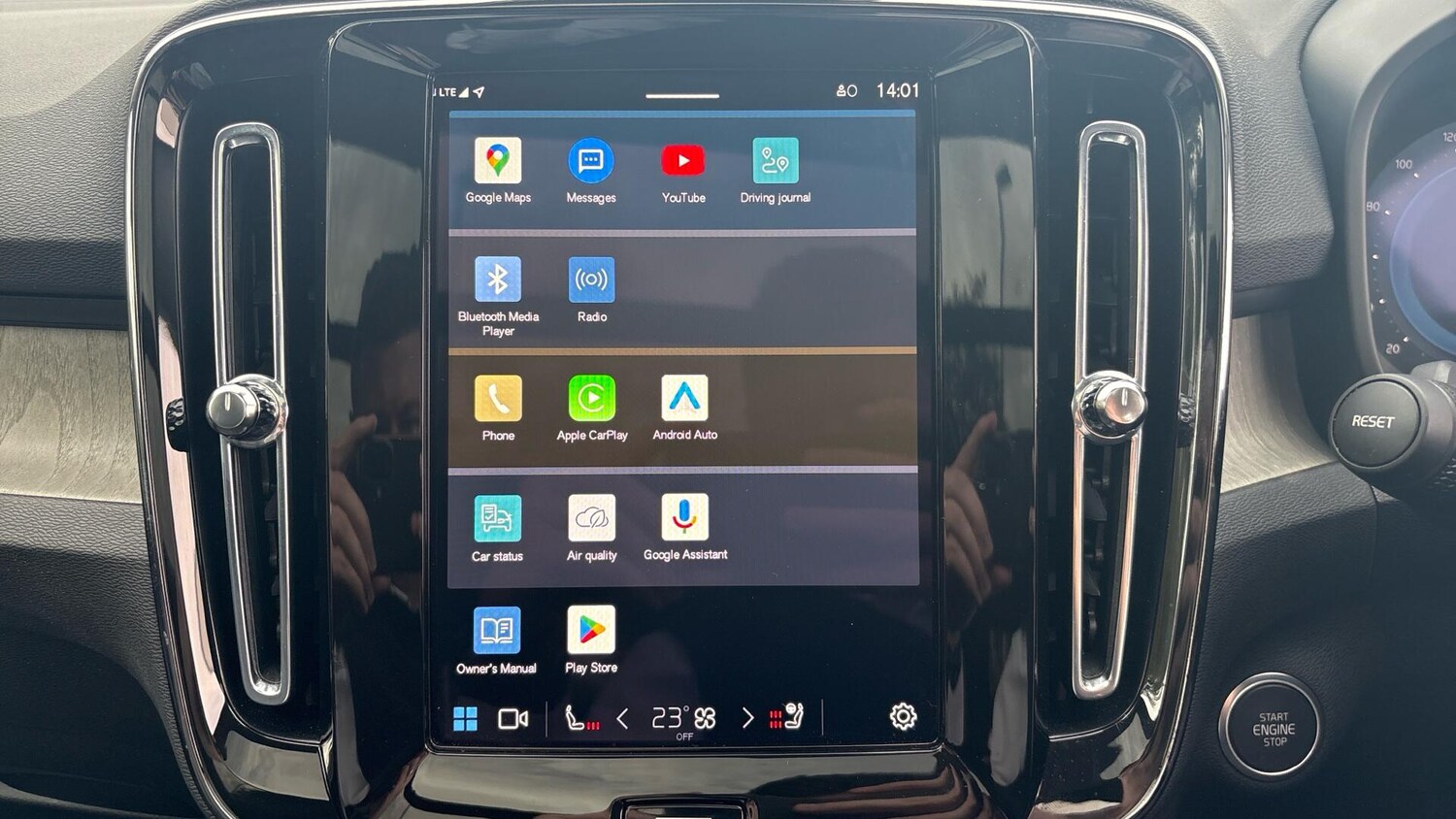 Used Volvo XC40 2024 for sale - 76388206: Photo 29