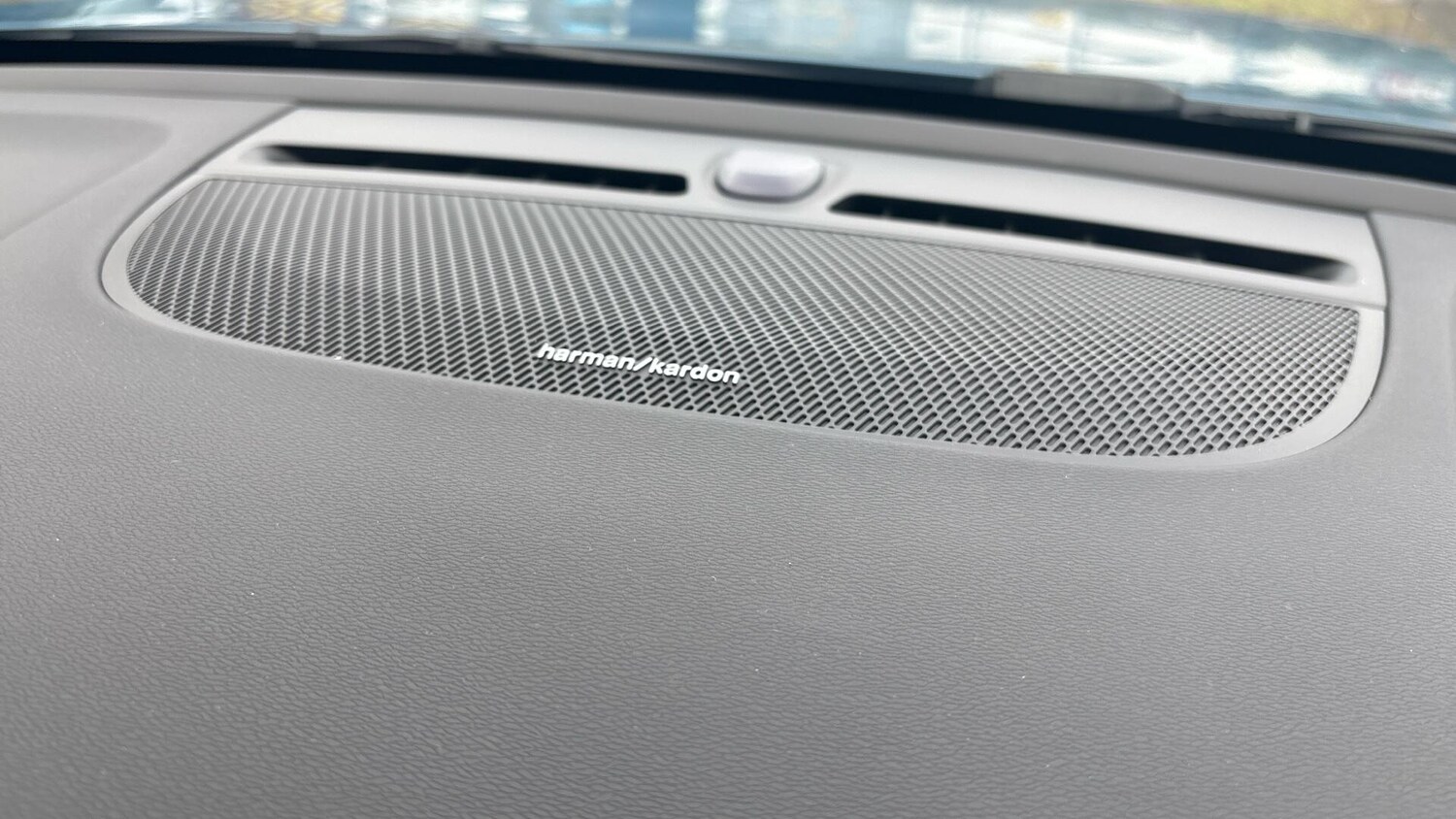 Used Volvo XC40 2024 for sale - 76388206: Photo 33