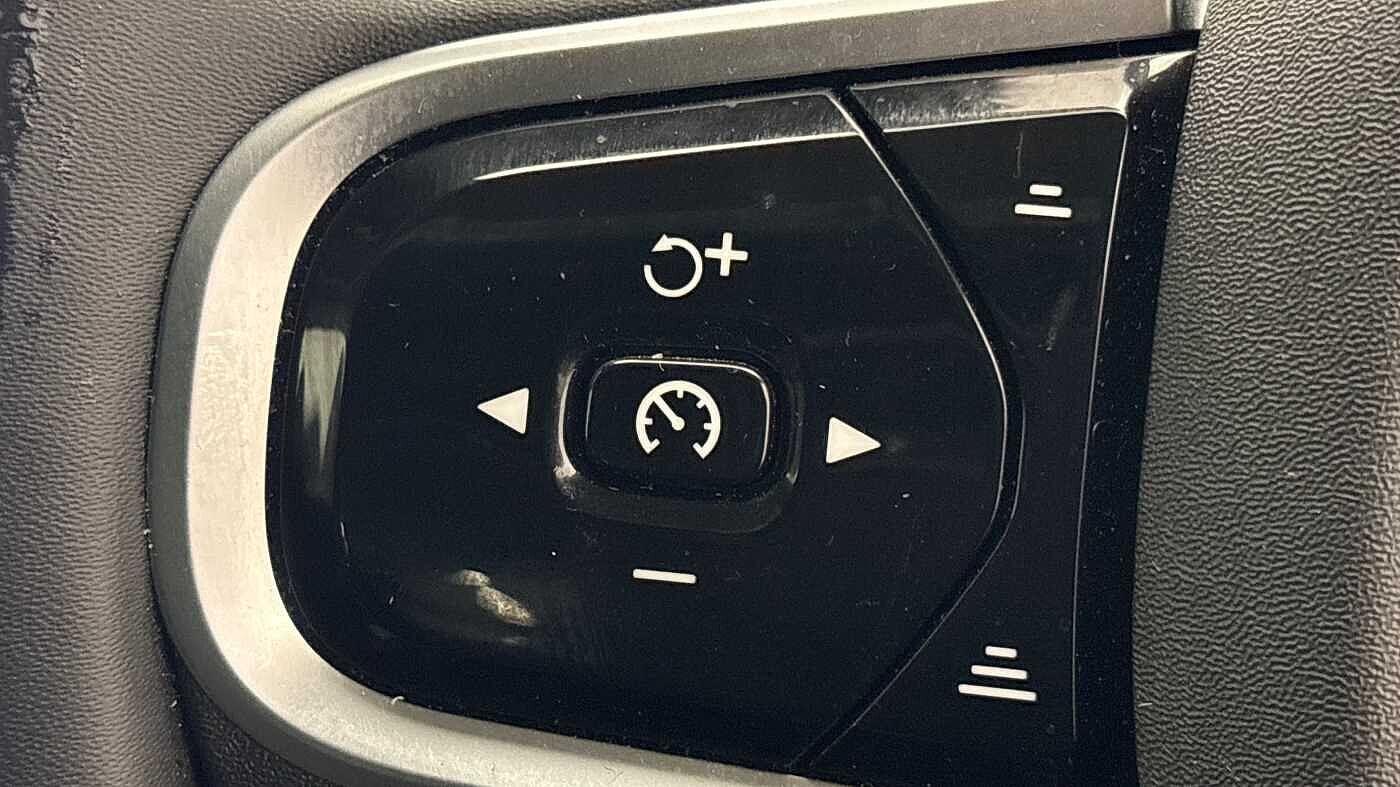 Used Volvo V60 2025 for sale - 77314815: Photo 31