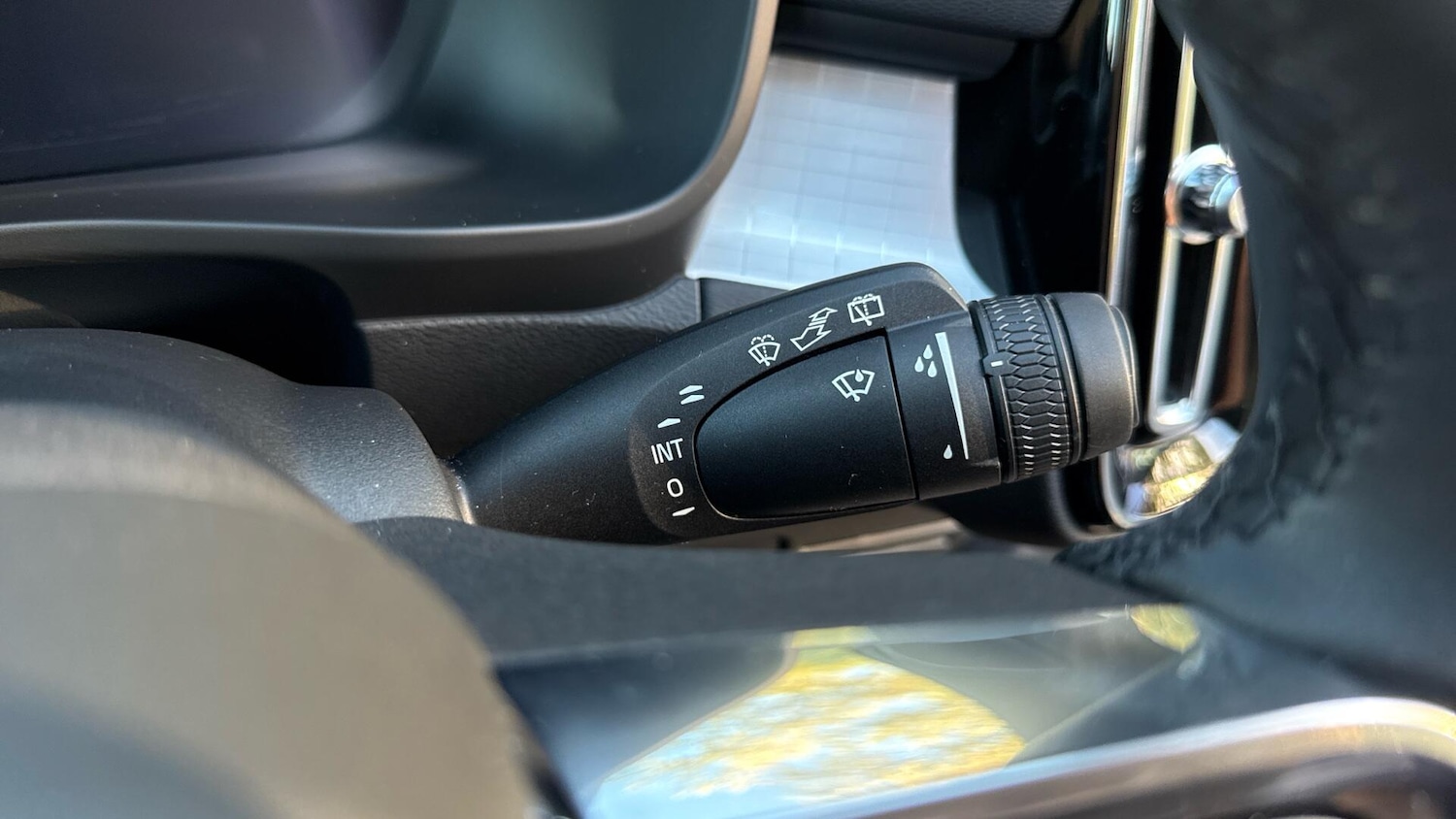 Used Volvo XC40 2023 for sale - 76499339: Photo 21