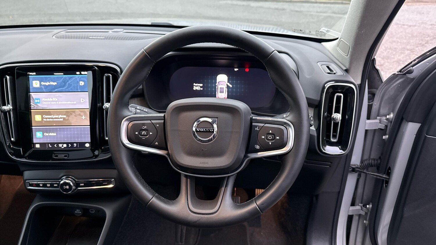 Used Volvo XC40 2024 for sale - 76337664: Photo 10