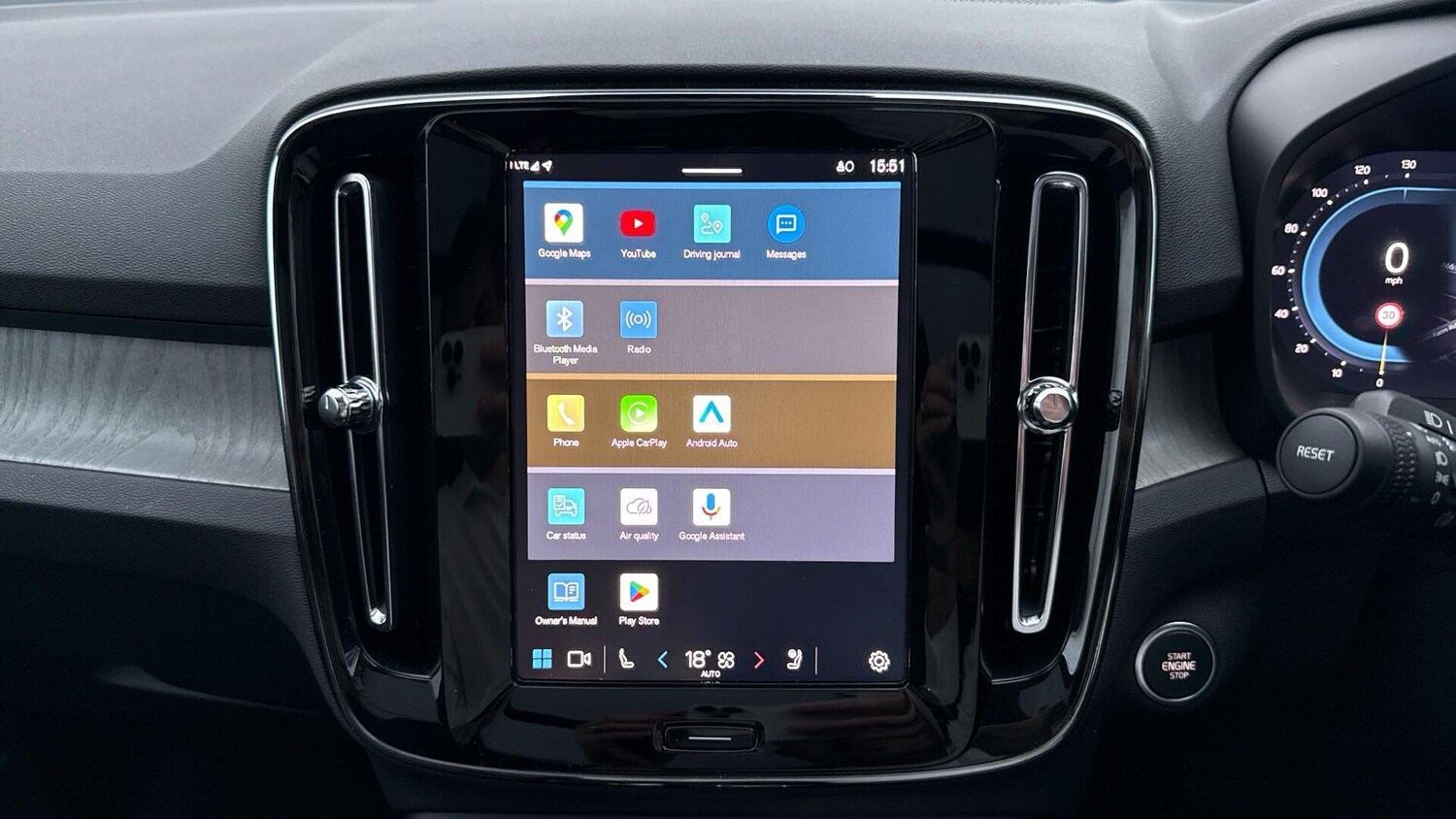 Used Volvo XC40 2024 for sale - 76337664: Photo 12