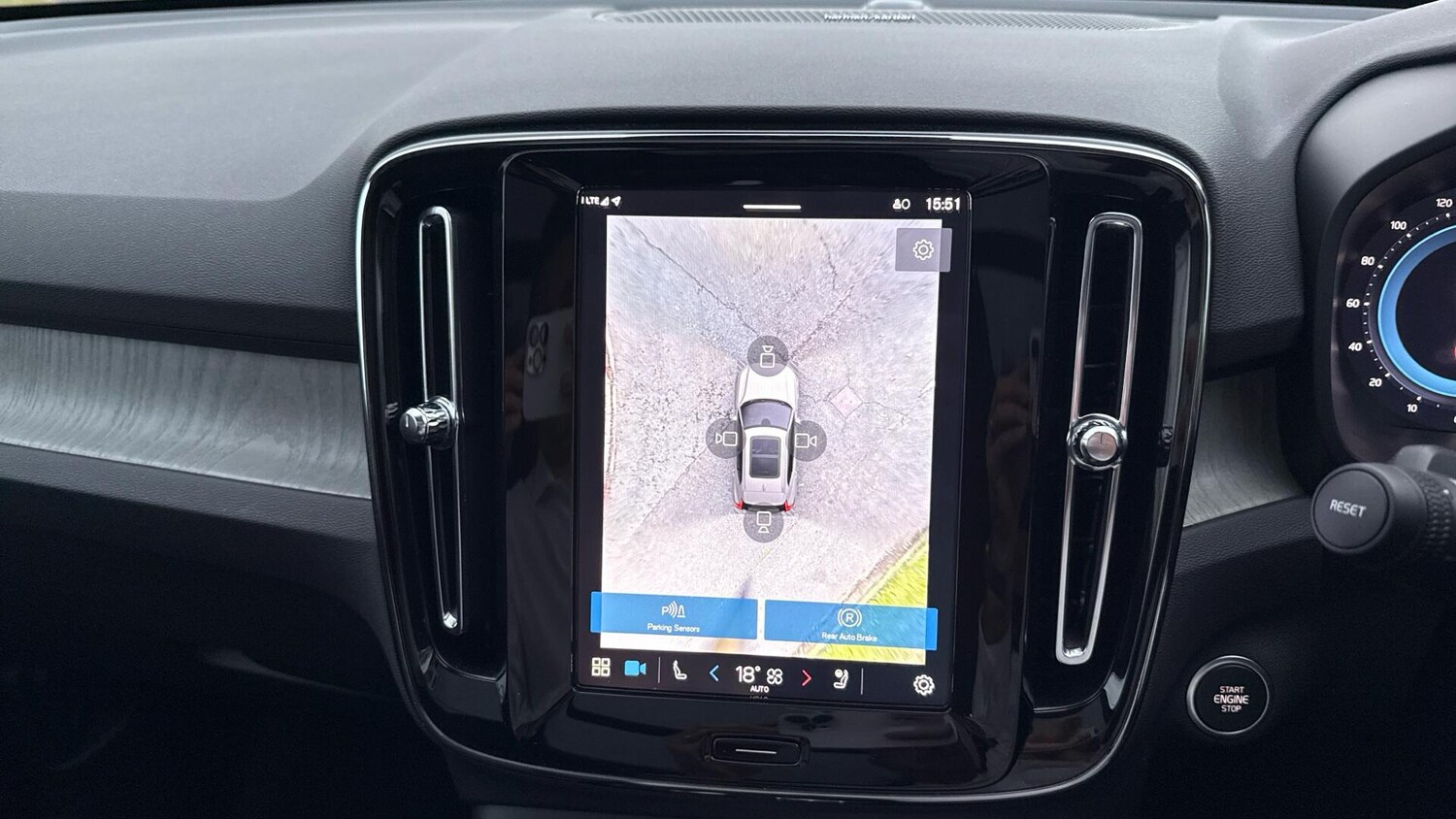 Used Volvo XC40 2024 for sale - 76337664: Photo 17