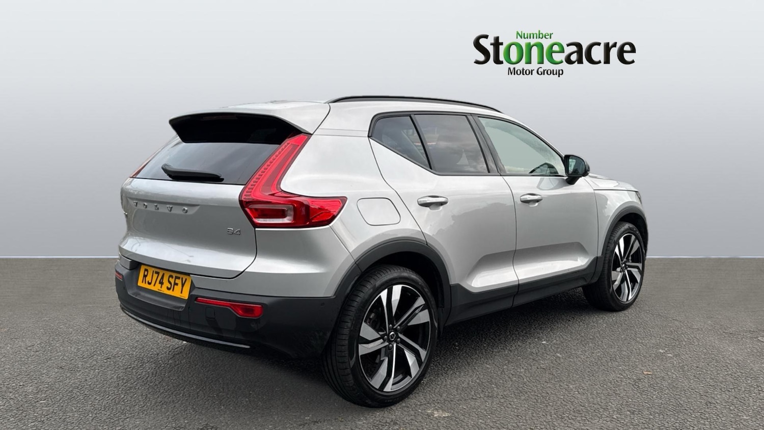 Used Volvo XC40 2024 for sale - 76337664: Photo 2