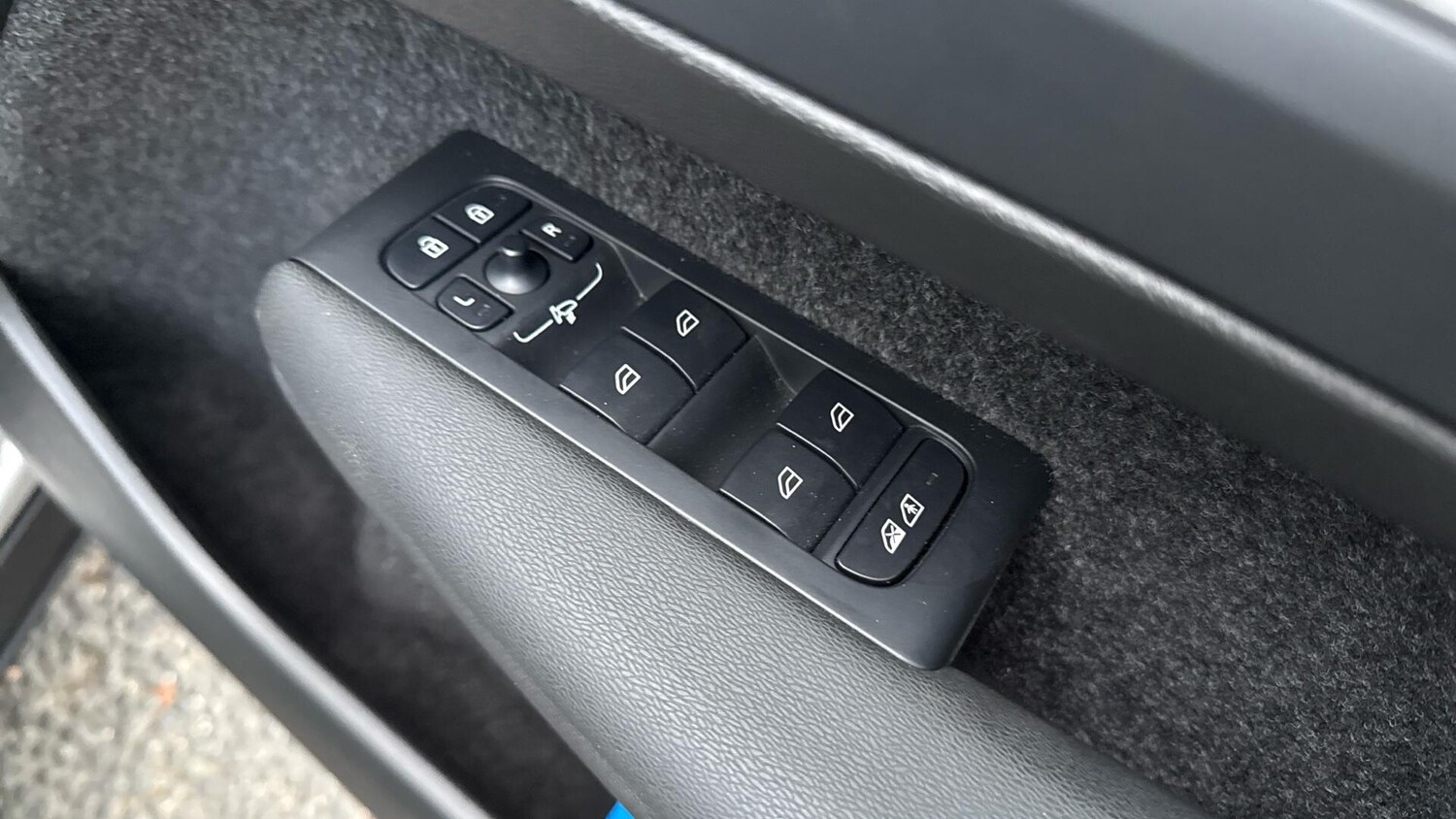 Used Volvo XC40 2024 for sale - 76337664: Photo 22