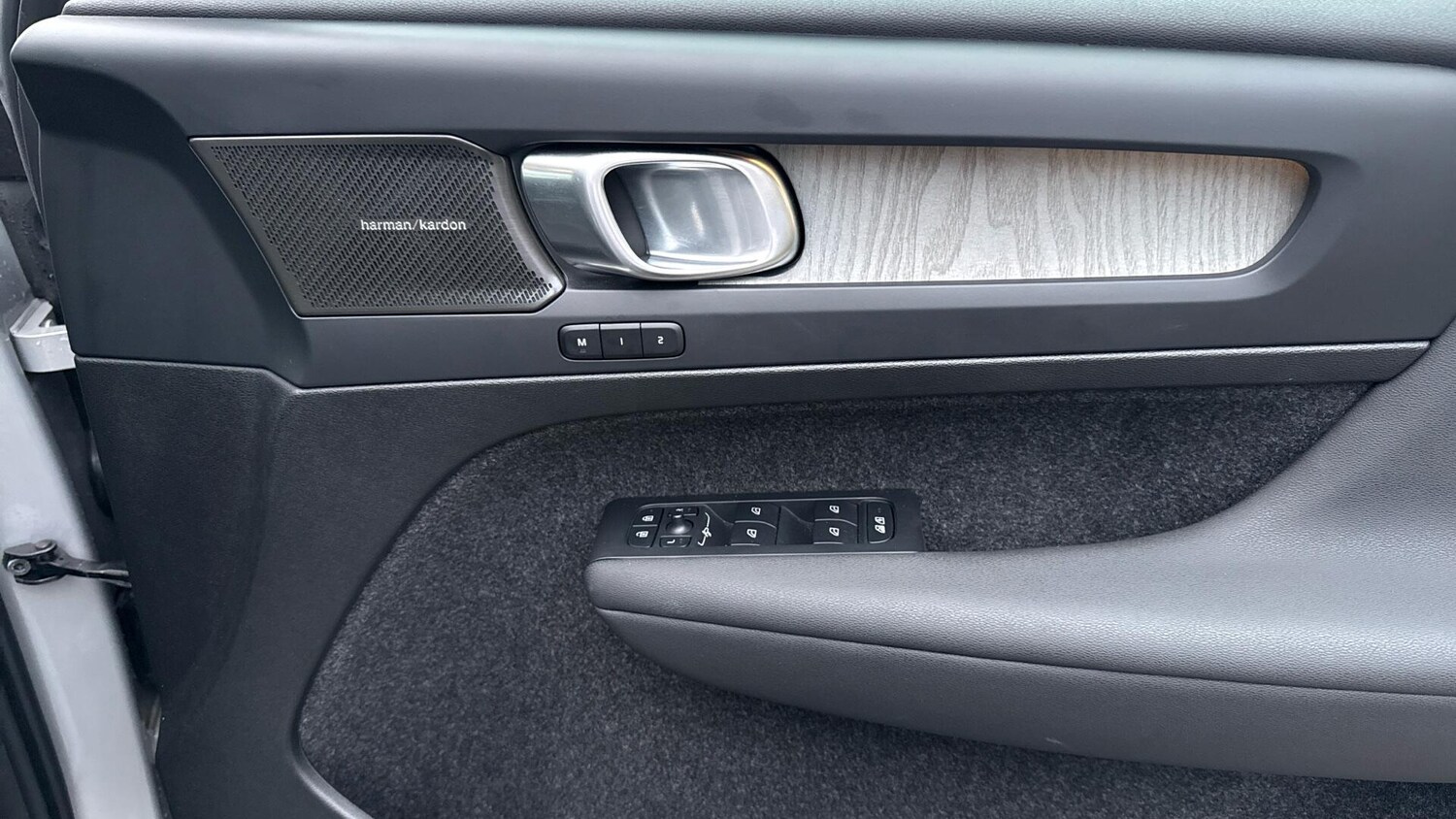 Used Volvo XC40 2024 for sale - 76337664: Photo 27