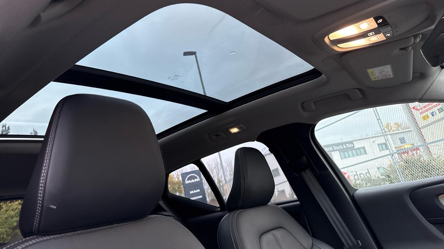 Used Volvo XC40 2024 for sale - 76337664: Photo 29