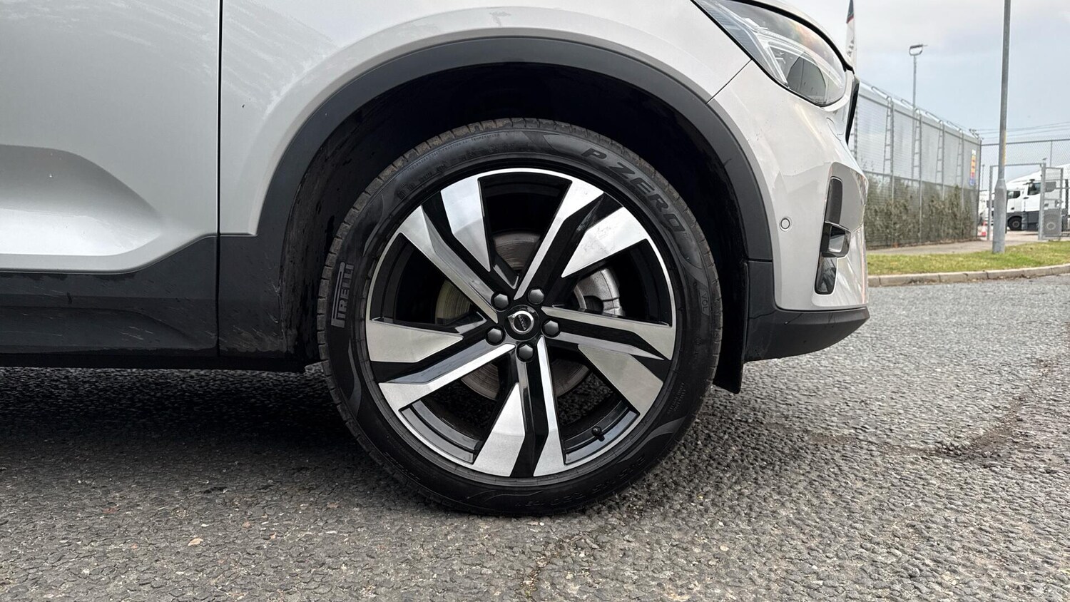 Used Volvo XC40 2024 for sale - 76337664: Photo 9