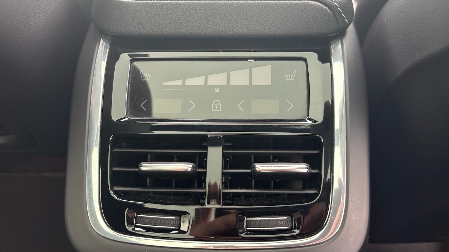 Used Volvo V60 2022 for sale - 76151170: Photo 21