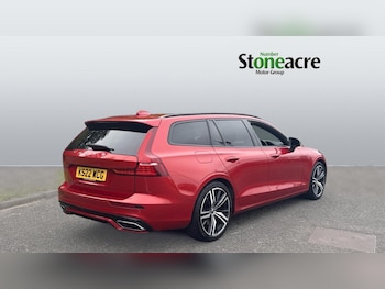 Used Volvo V60 2022 for sale - 76151170: Photo 2
