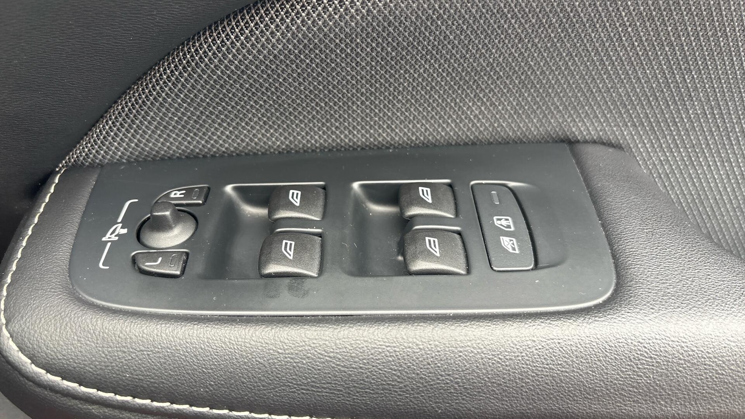 Used Volvo V60 2022 for sale - 76151170: Photo 34