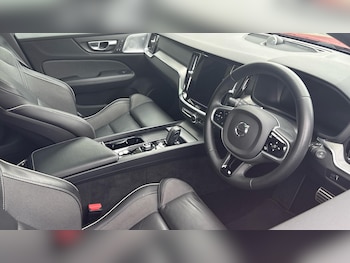 Used Volvo V60 2022 for sale - 76151170: Photo 4