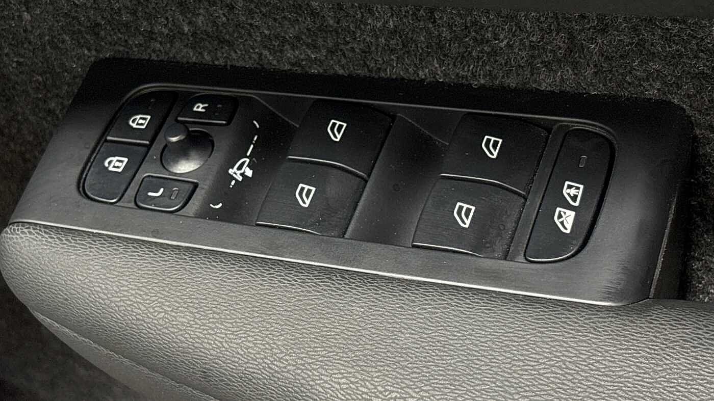 Used Volvo XC40 2024 for sale - 76336676: Photo 25