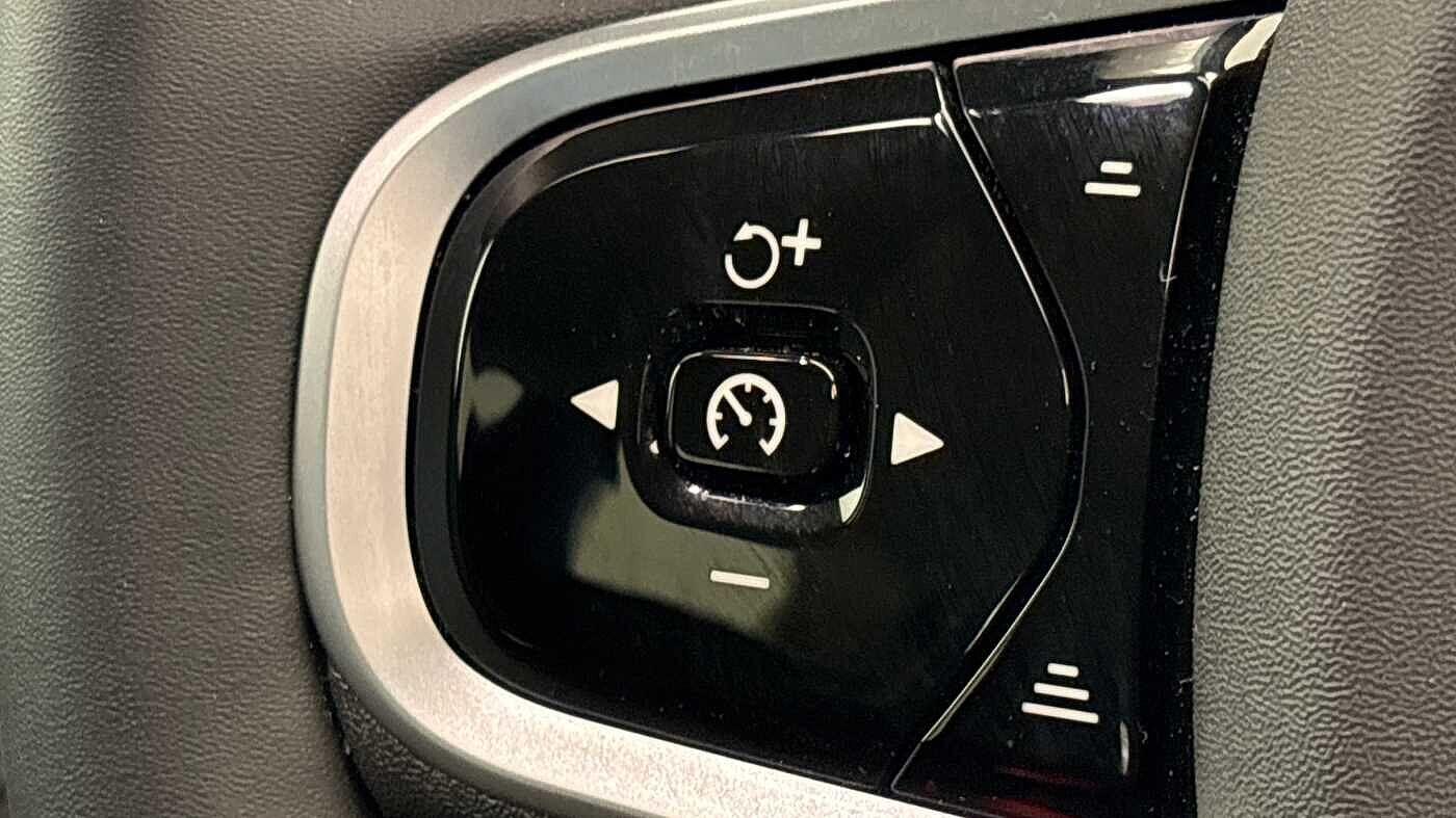 Used Volvo XC60 2025 for sale - 78058478: Photo 30