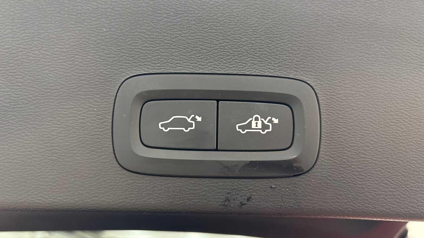 Used Volvo XC40 2024 for sale - 76337877: Photo 19