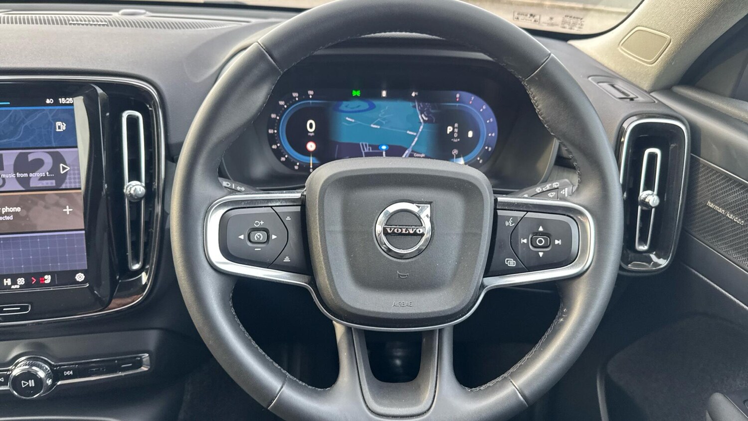 Used Volvo XC40 2025 for sale - 77538304: Photo 10