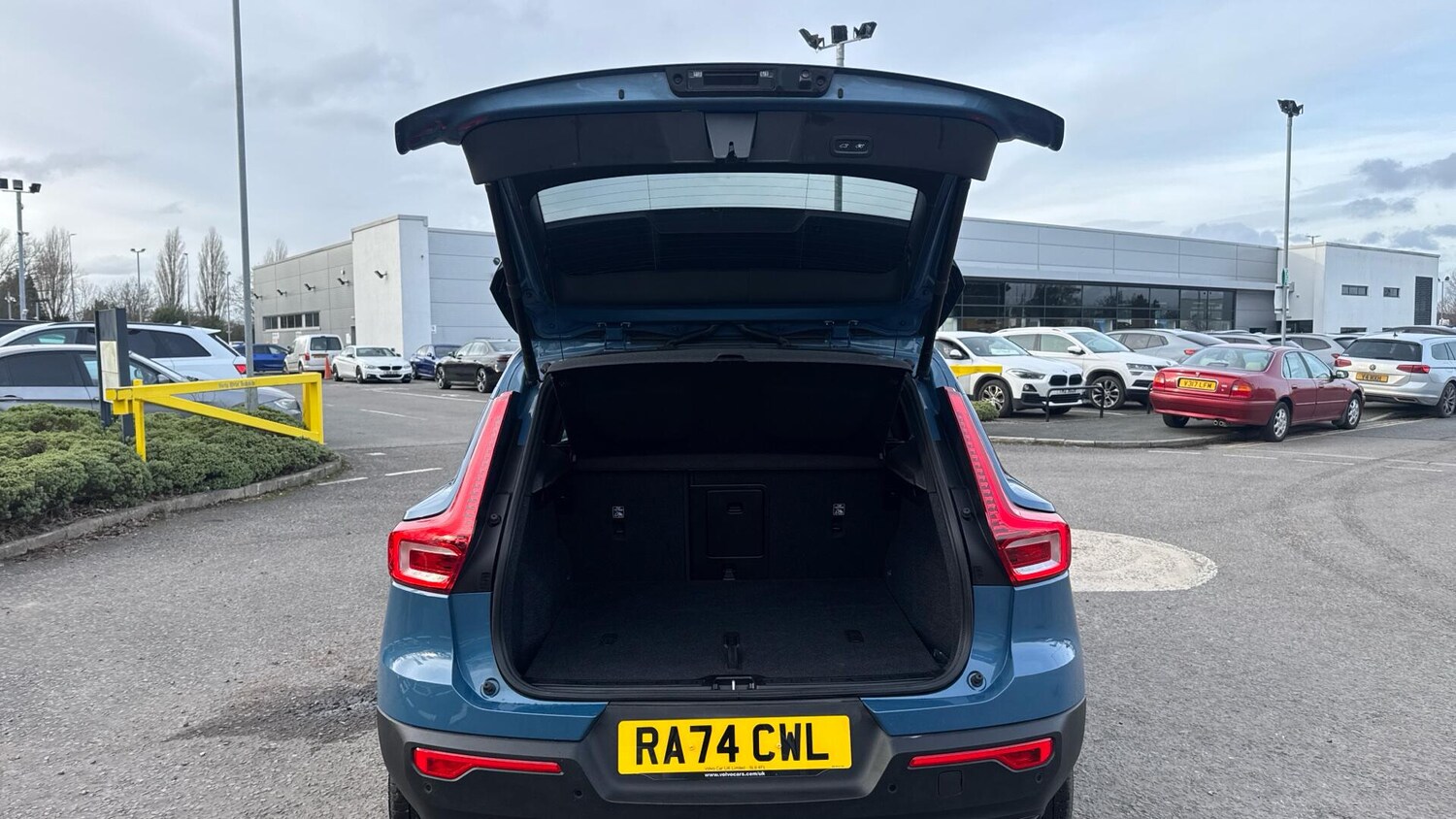 Used Volvo XC40 2025 for sale - 77538304: Photo 13