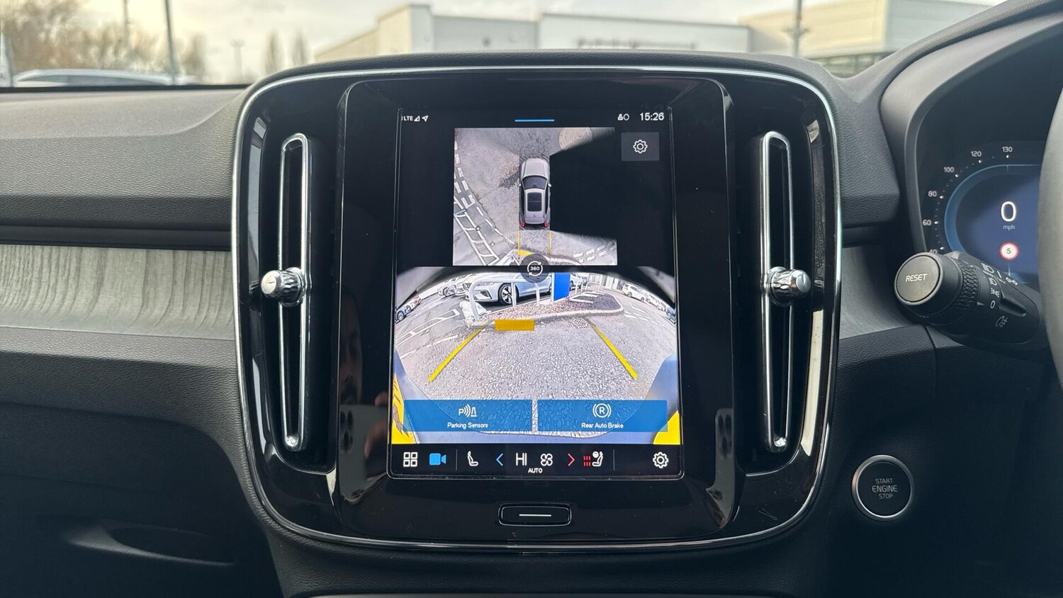 Used Volvo XC40 2025 for sale - 77538304: Photo 17