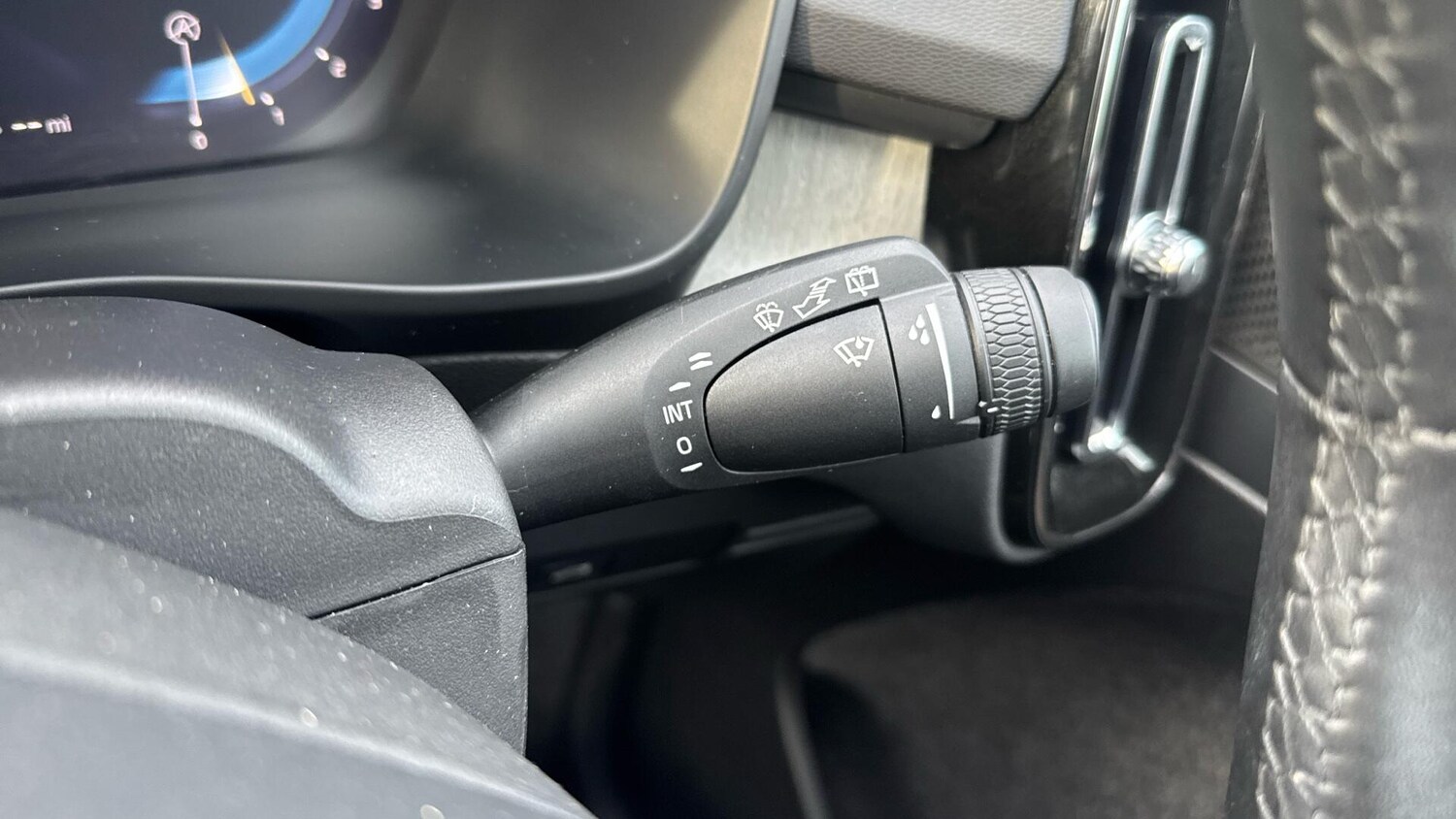 Used Volvo XC40 2025 for sale - 77538304: Photo 21