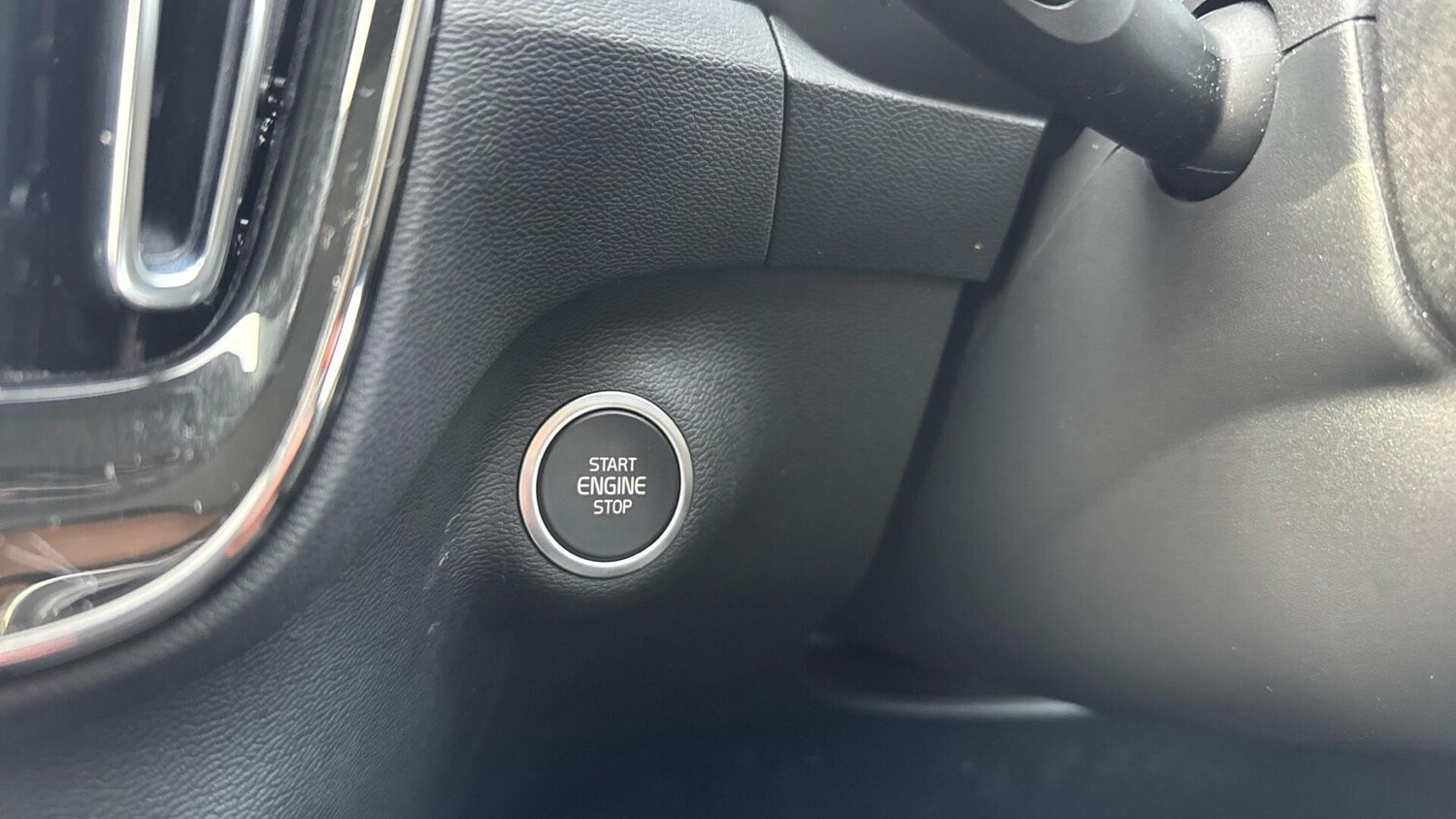 Used Volvo XC40 2025 for sale - 77538304: Photo 25