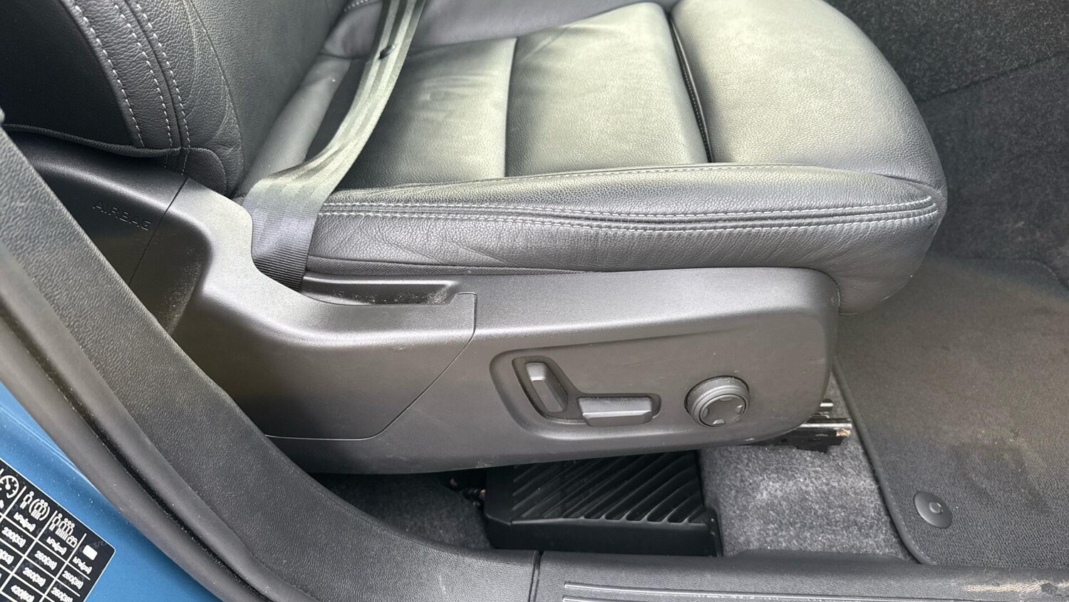 Used Volvo XC40 2025 for sale - 77538304: Photo 28