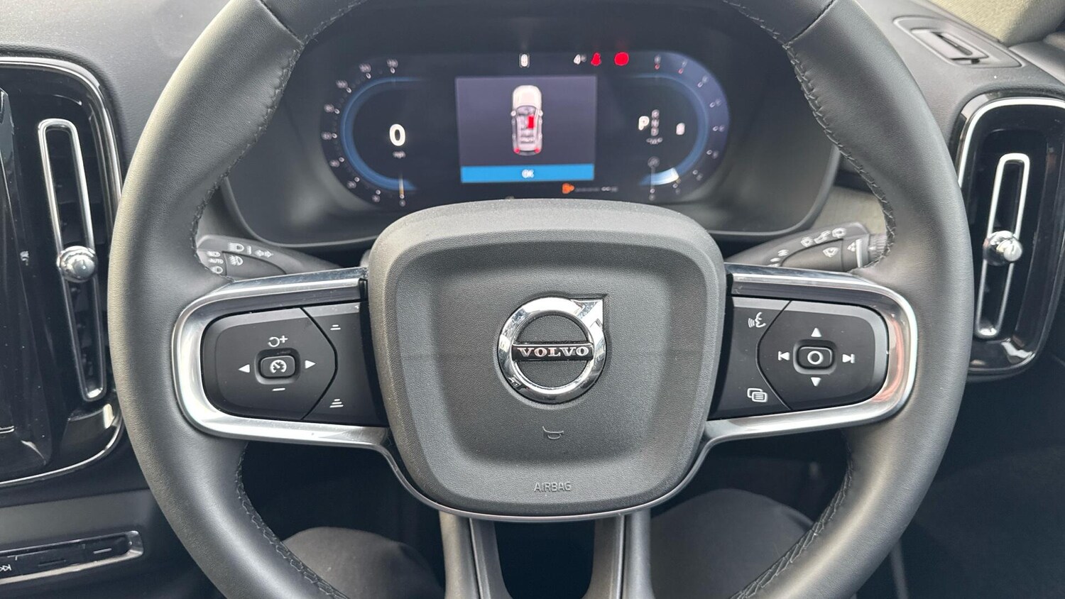 Used Volvo XC40 2025 for sale - 77970727: Photo 10