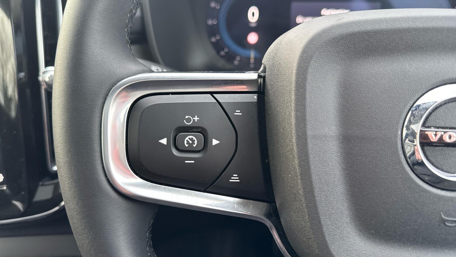 Used Volvo XC40 2025 for sale - 77970727: Photo 19