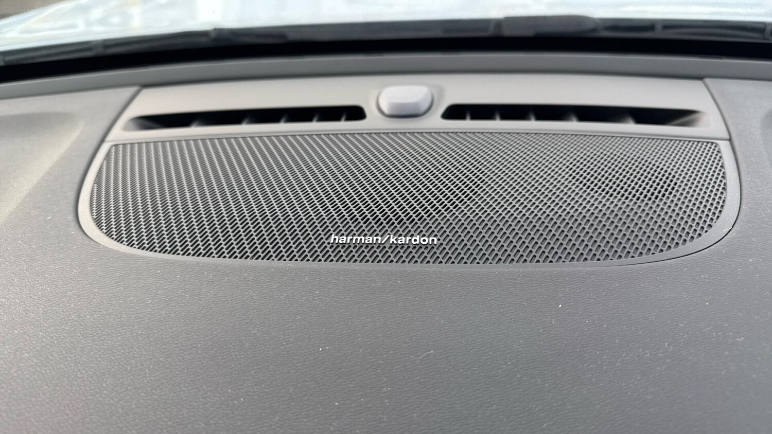 Used Volvo XC40 2025 for sale - 77970727: Photo 23