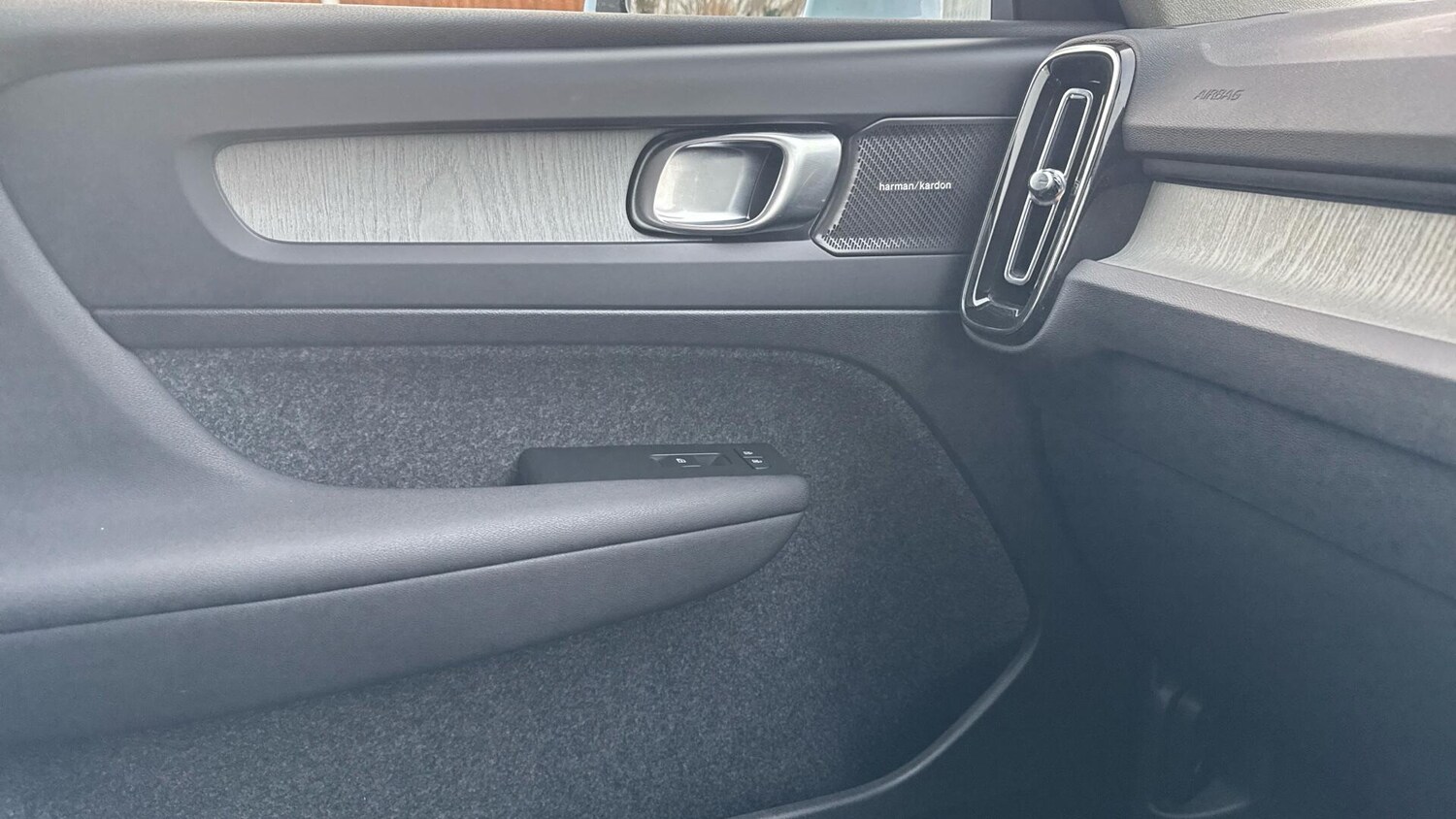 Used Volvo XC40 2025 for sale - 77970727: Photo 27