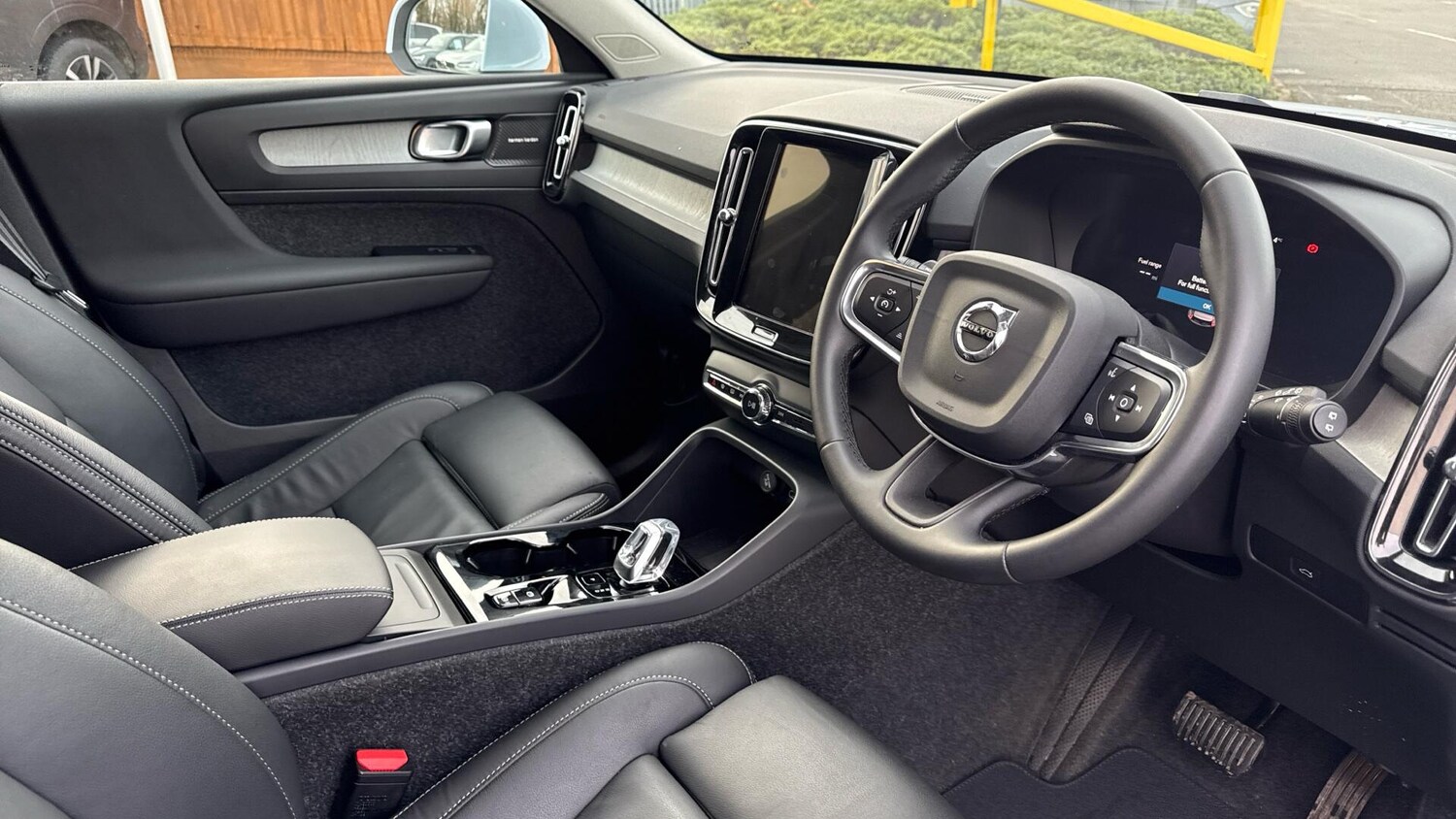 Used Volvo XC40 2025 for sale - 77970727: Photo 4