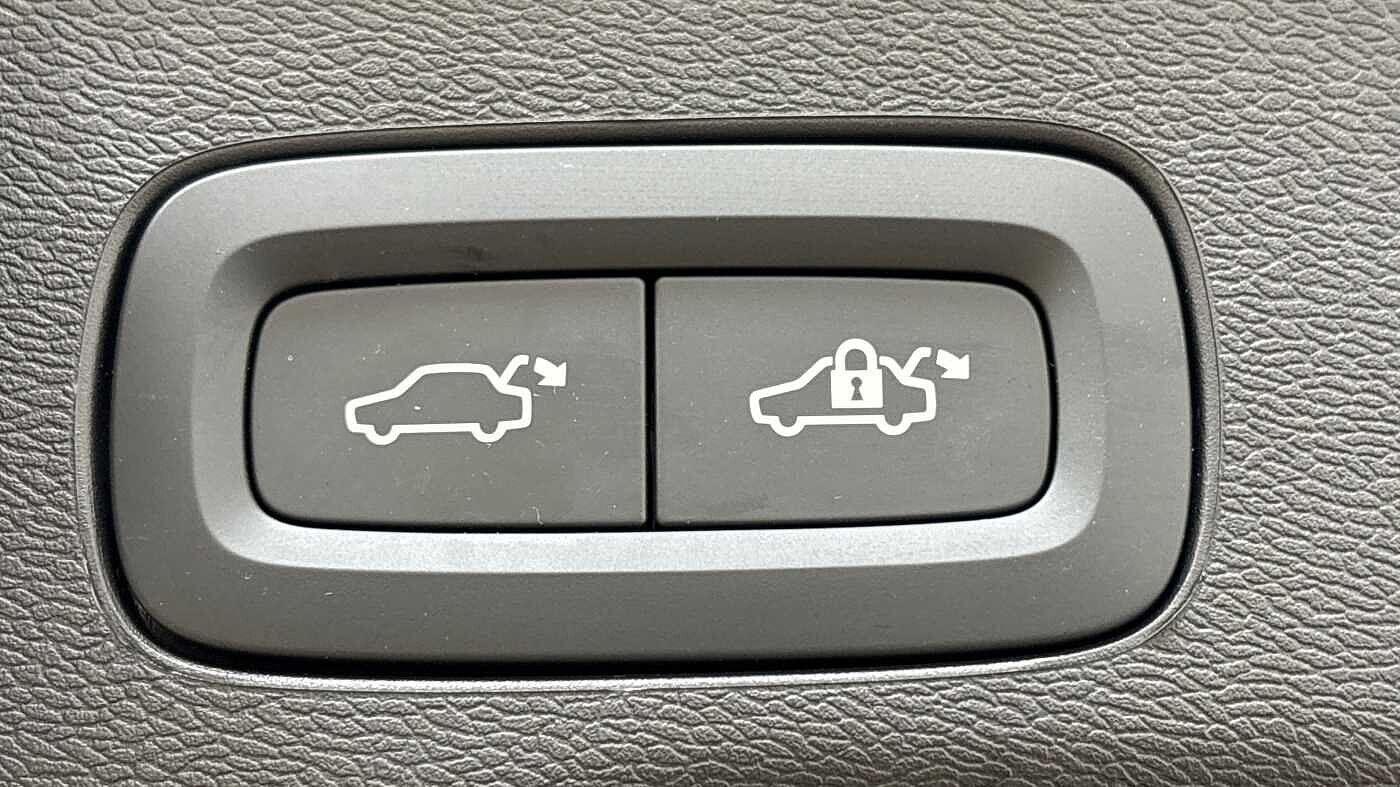 Used Volvo XC60 2025 for sale - 76512855: Photo 19