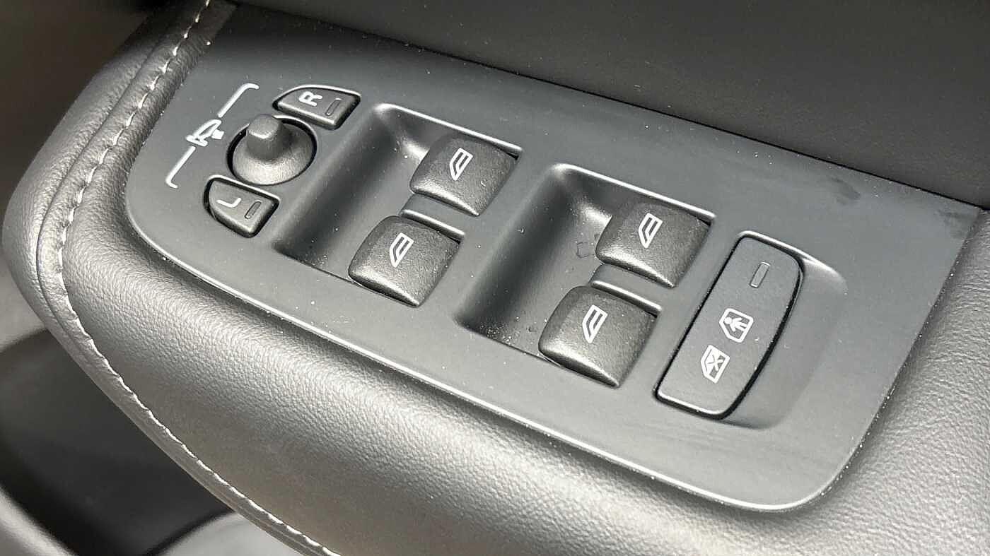 Used Volvo XC60 2025 for sale - 76512855: Photo 25