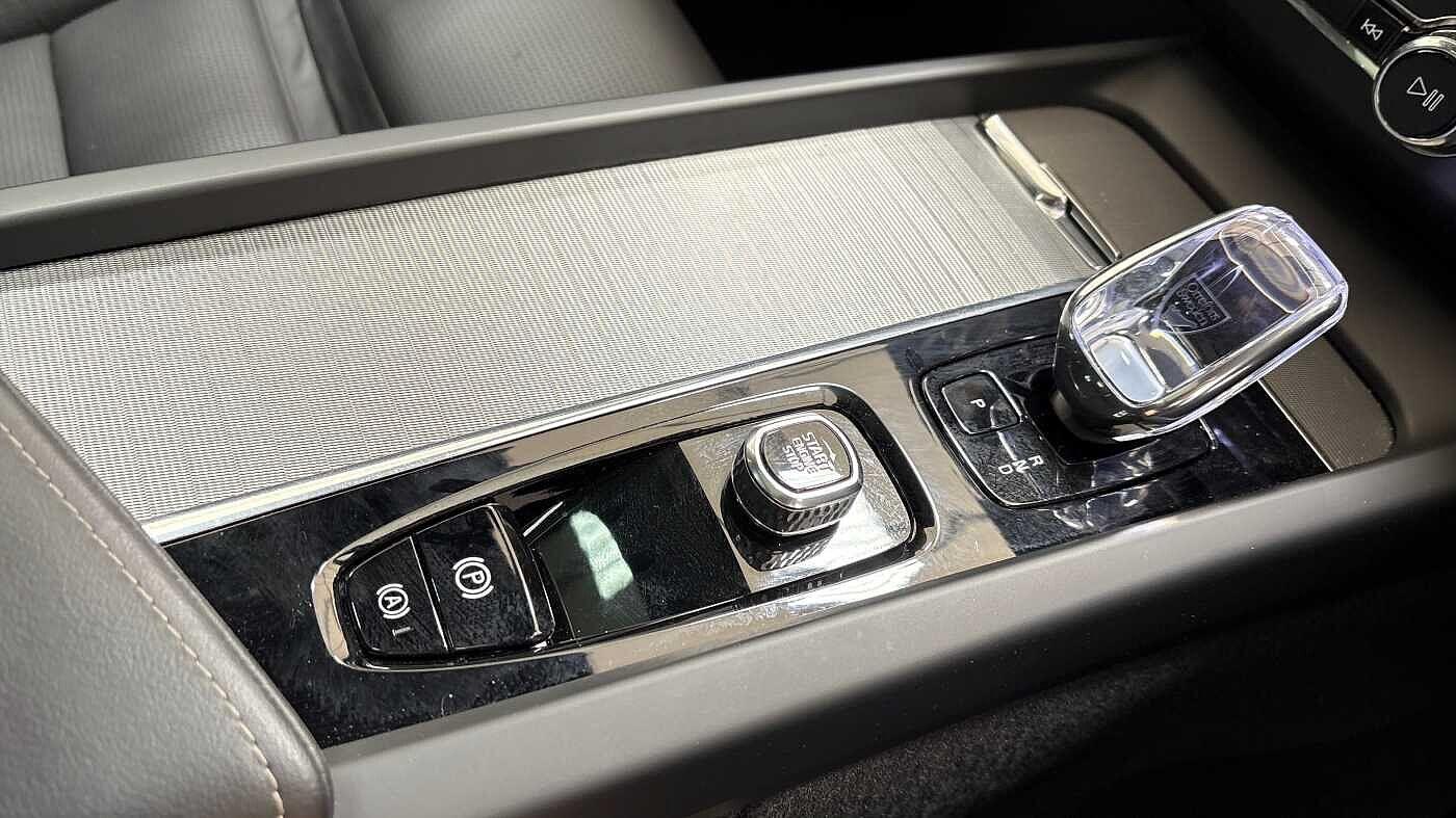 Used Volvo XC60 2025 for sale - 76512855: Photo 32