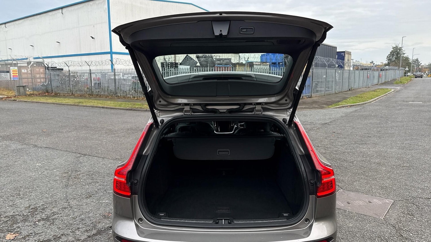 Used Volvo V60 2019 for sale - 76456952: Photo 13