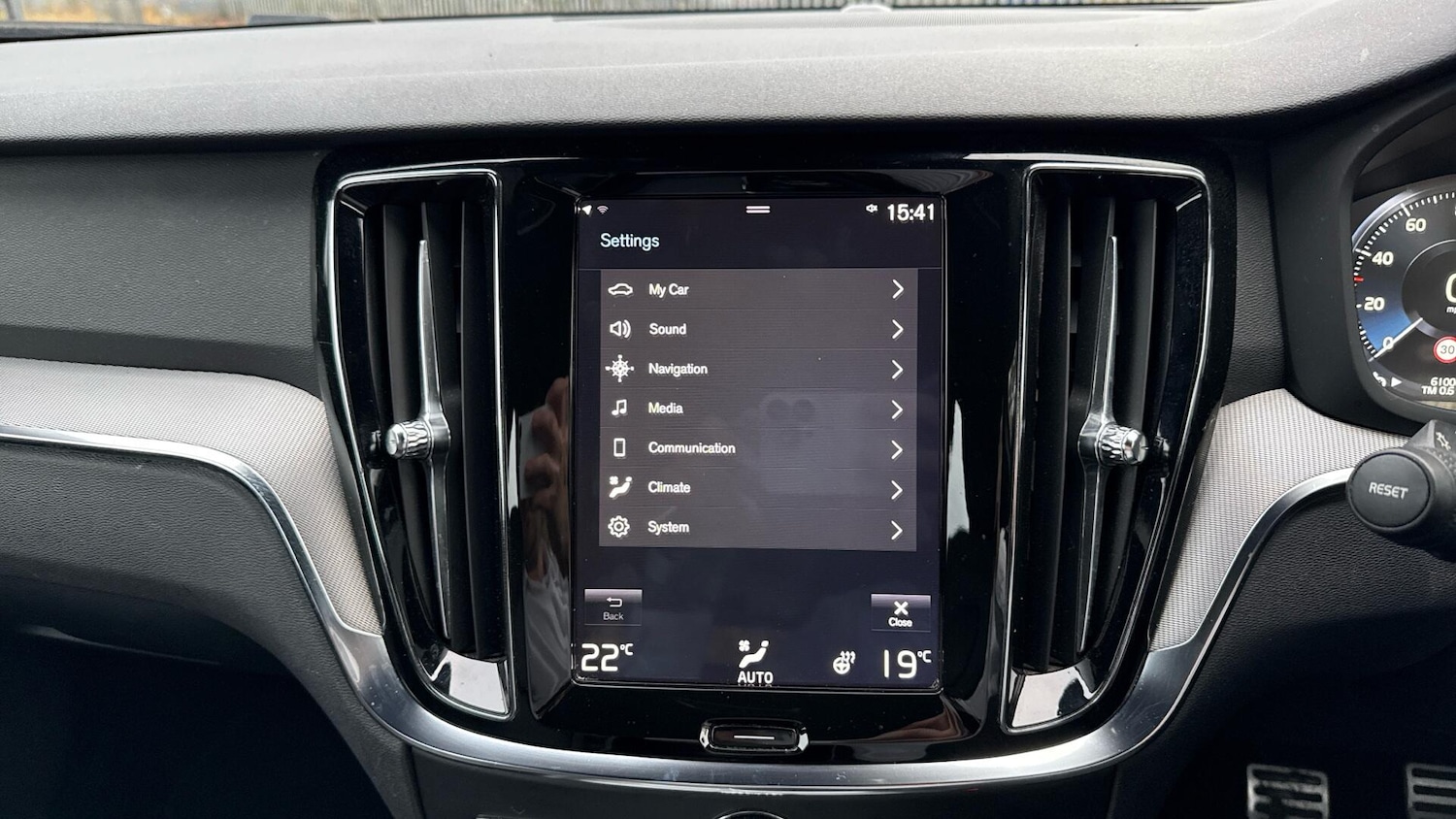 Used Volvo V60 2019 for sale - 76456952: Photo 15