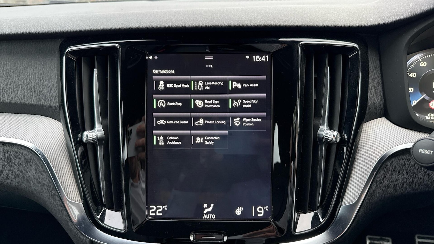 Used Volvo V60 2019 for sale - 76456952: Photo 17