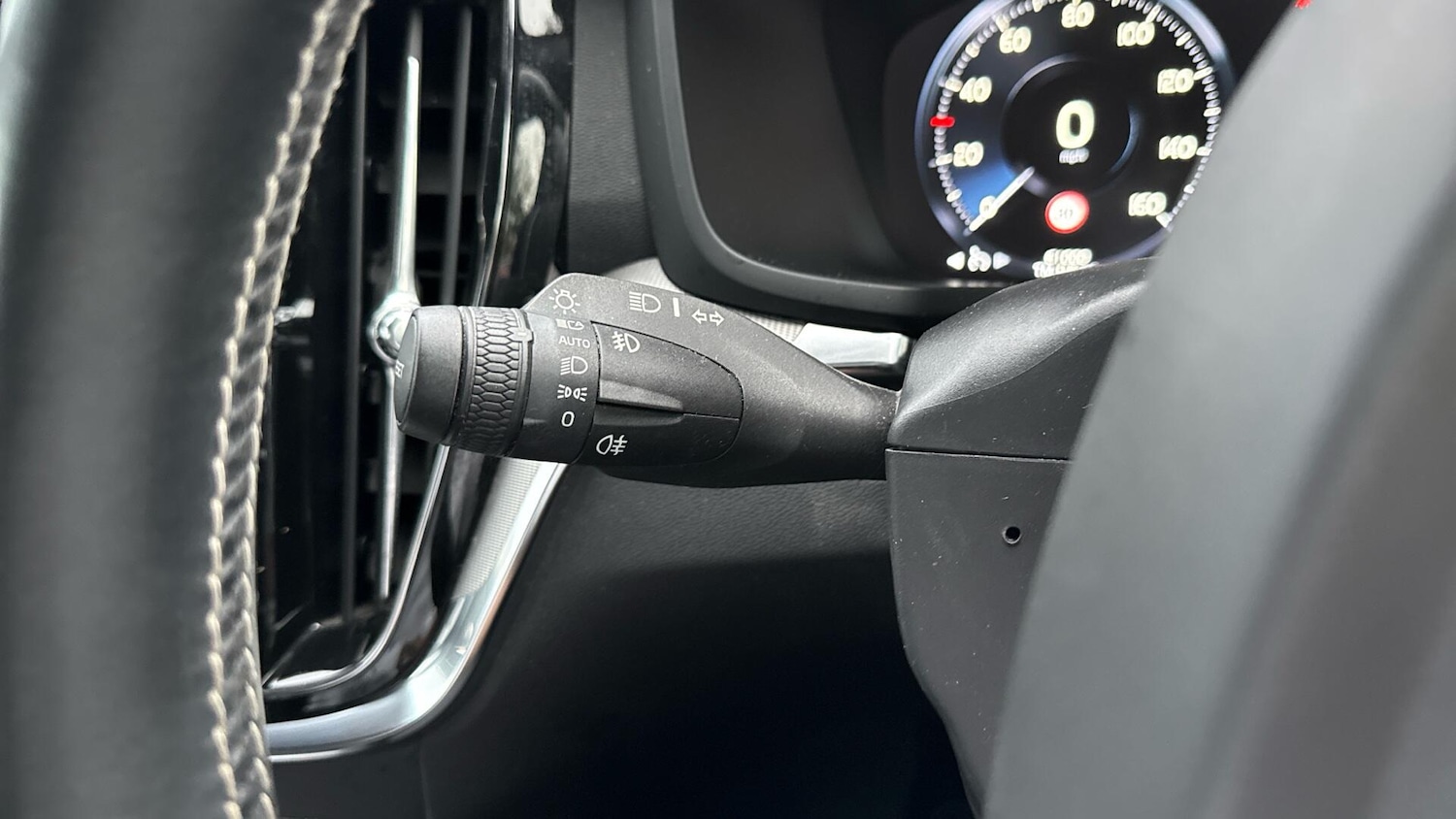 Used Volvo V60 2019 for sale - 76456952: Photo 18