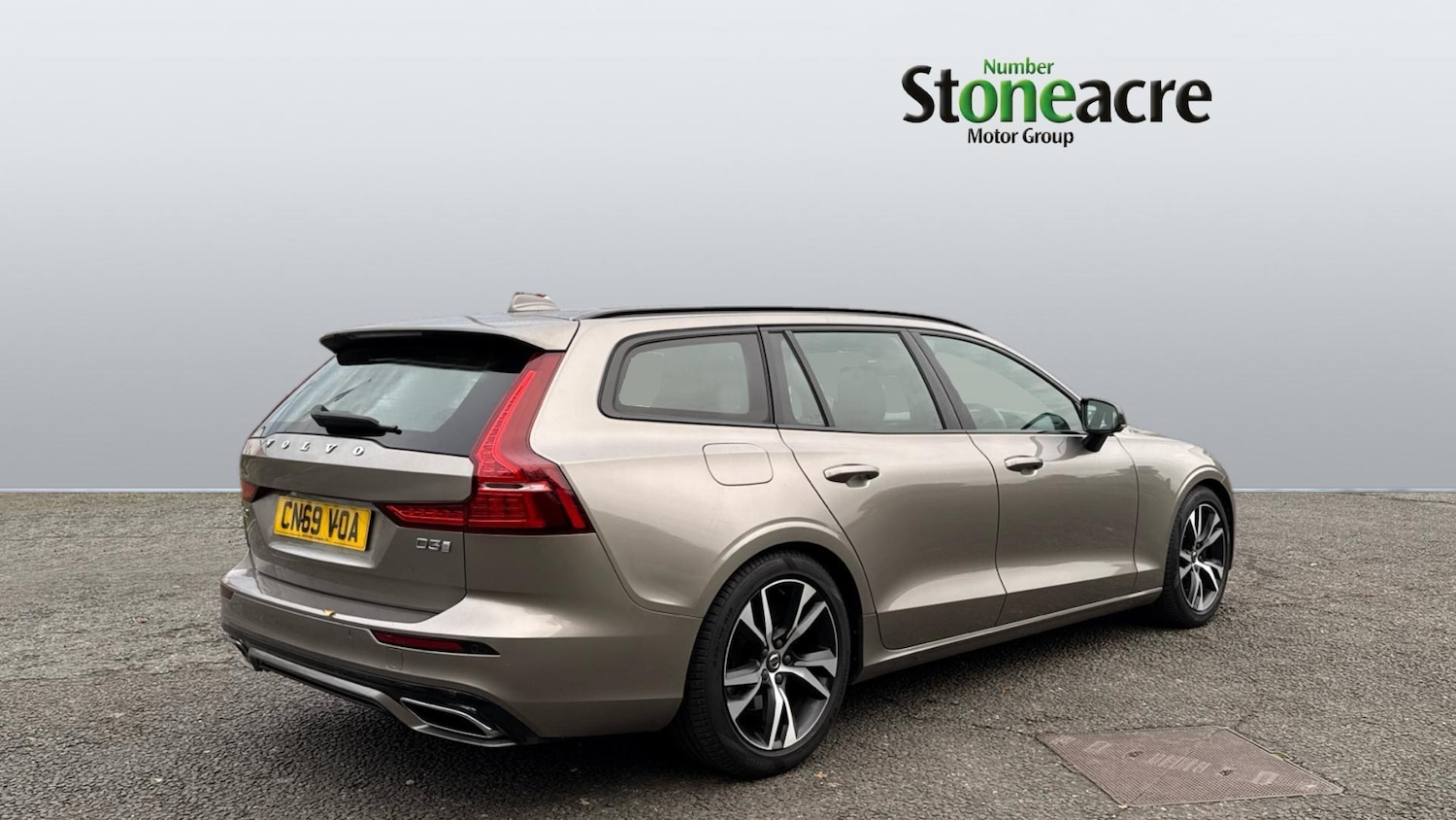 Used Volvo V60 2019 for sale - 76456952: Photo 2