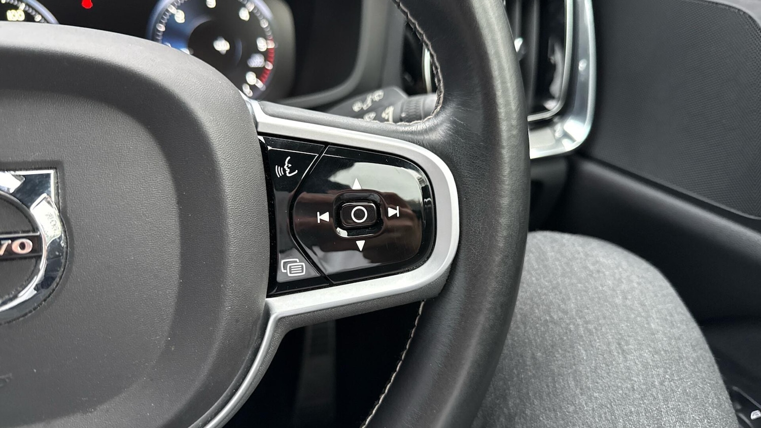 Used Volvo V60 2019 for sale - 76456952: Photo 20