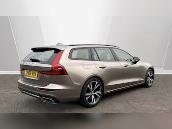 Used Volvo V60 2019 for sale - 76456952: Photo